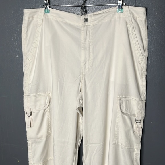 American Eagle Cream Tan Super High Rise Baggy Wide Leg Cargo Pants‎ size 20 - Picture 5 of 7